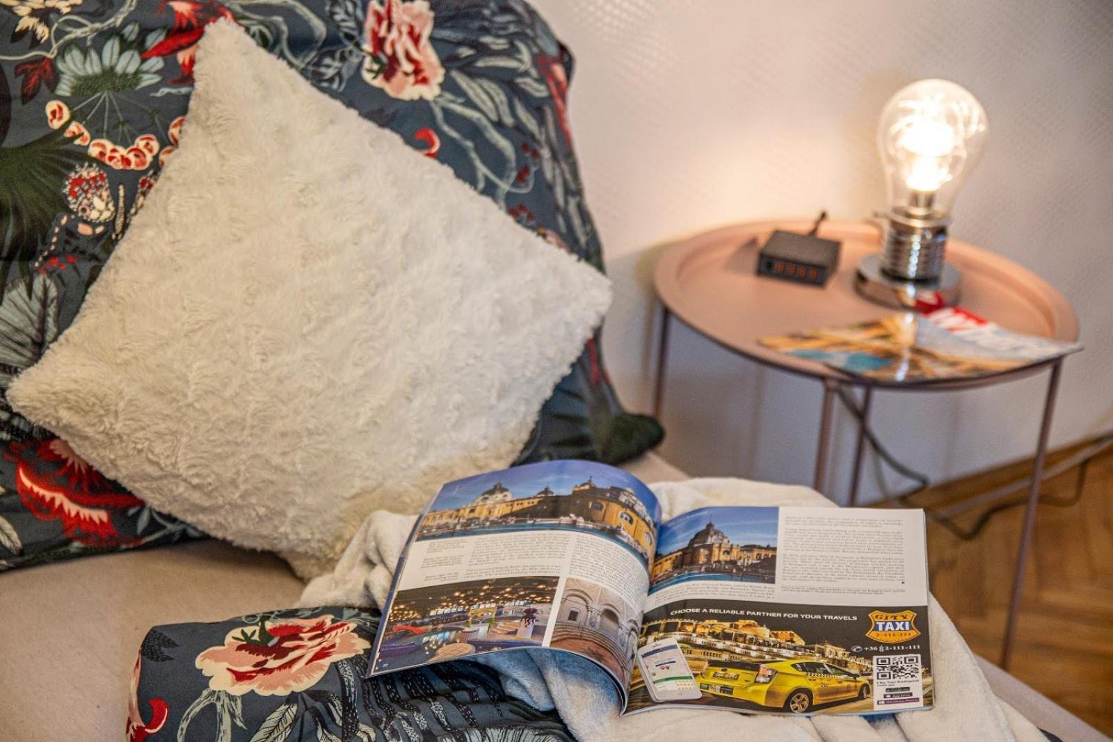 Mops Bob Apartment Будапеща Екстериор снимка