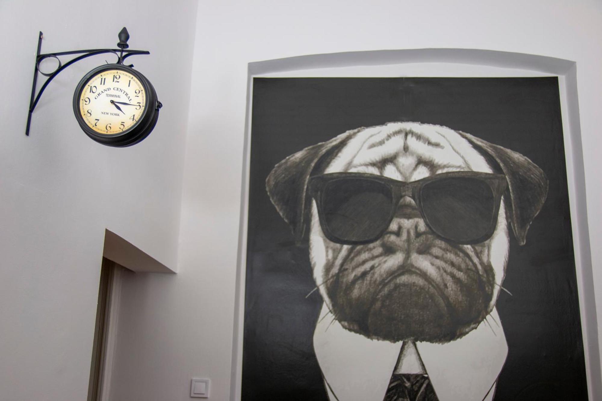 Mops Bob Apartment Будапеща Екстериор снимка